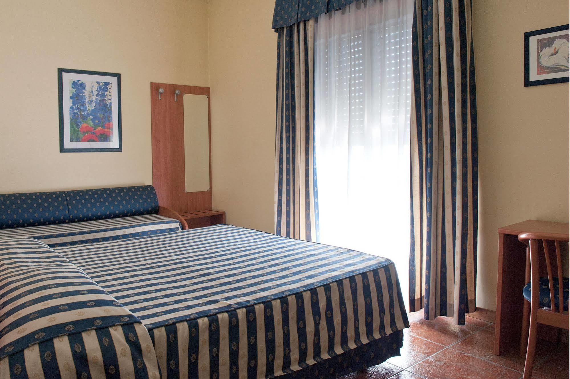 Hotel Blue Ribbon แวร์เชลลี ภายนอก รูปภาพ